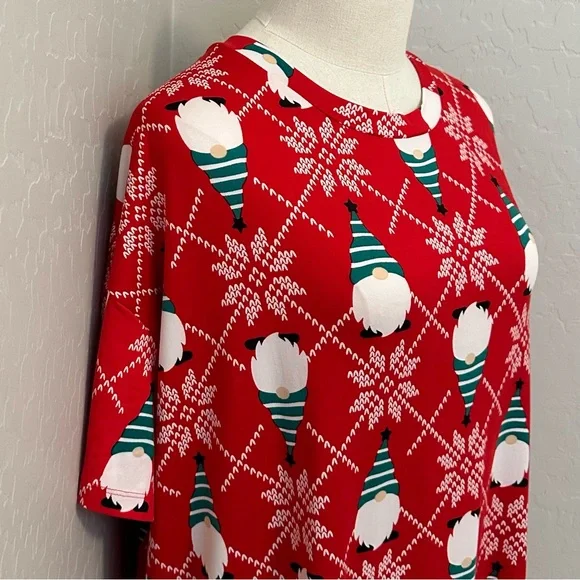 NEW SZ 2X-3X RED HOLIDAY GNOMES CHRISTMAS SLEEPWEAR SHIRT GOWN WITH POCKETS - Picture 9 of 10